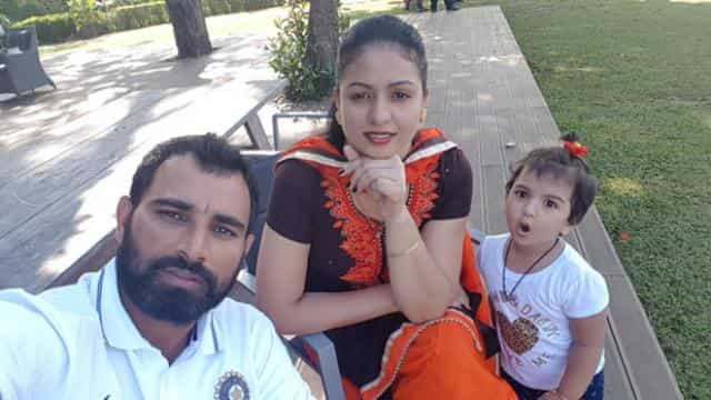 Mohammed Shami with wife and daughter 1503993131
